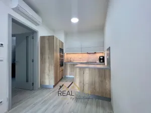 Pronájem bytu 2+kk, Brno, Zaječí hora, 69 m2