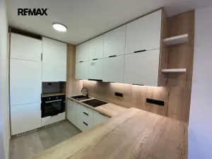 Pronájem bytu 2+kk, Praha - Modřany, Komořanská, 53 m2