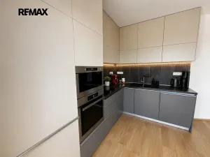 Pronájem bytu 3+kk, Kladno, Jaroslava Holečka, 71 m2