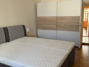 Pronájem bytu 3+1, Praha - Nové Město, Hálkova, 103 m2