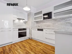 Prodej bytu 2+kk, Praha - Hostavice, U Hostavického potoka, 46 m2