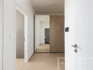 Pronájem bytu 2+kk, Praha - Řeporyje, Haenkeho, 47 m2