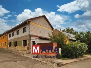 Prodej rodinného domu, Charváty, 140 m2