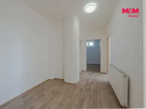 Pronájem rodinného domu, Vrátno, 302 m2