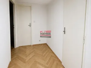 Pronájem bytu 2+1, Praha - Vinohrady, Šrobárova, 83 m2