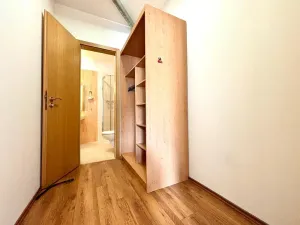 Pronájem bytu 2+kk, Praha - Karlín, Křižíkova, 51 m2