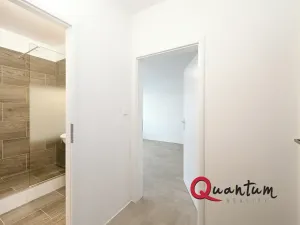 Pronájem bytu 1+kk, Praha - Troja, Sosnovecká, 28 m2