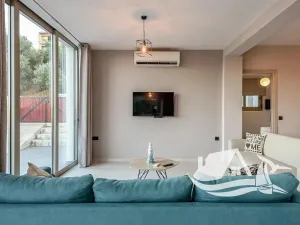 Prodej bytu 6+kk a větší, Stalos, Řecko, 373 m2