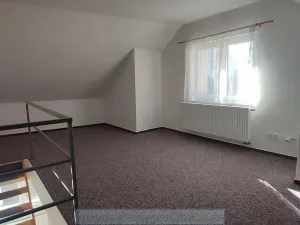 Pronájem bytu 2+kk, Praha - Vysočany, 57 m2