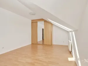 Pronájem rodinného domu, Praha - Štěrboholy, Pod areálem, 324 m2