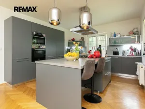 Pronájem vily, Praha - Nebušice, Na Malé Šárce, 302 m2