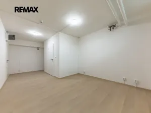 Prodej kanceláře, Praha - Střížkov, Děčínská, 45 m2