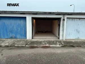 Pronájem garáže, Hradec Králové, 20 m2