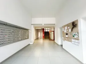 Pronájem bytu 2+kk, Praha - Libeň, Novákových, 41 m2