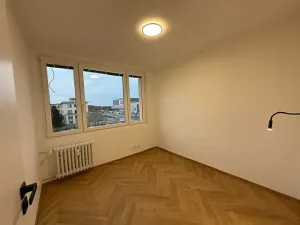Pronájem bytu 4+kk, Praha, Novodvorská, 47 m2