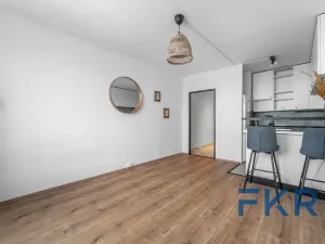 Pronájem bytu 1+kk, Praha - Háje, Hlavatého, 27 m2