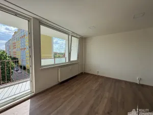 Pronájem bytu 1+kk, Praha - Troja, Svídnická, 28 m2