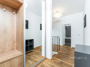 Pronájem bytu 4+kk, Praha - Prosek, Žitenická, 99 m2