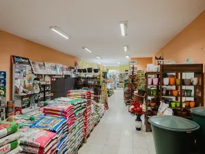 Prodej obchodního prostoru, Kamenice, 1737 m2