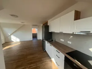 Pronájem bytu 3+kk, Praha - Kobylisy, Klíčanská, 93 m2