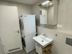 Pronájem bytu 3+kk, Praha - Řeporyje, Haenkeho, 80 m2