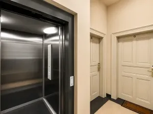Pronájem bytu 2+kk, Praha - Nové Město, Hálkova, 49 m2