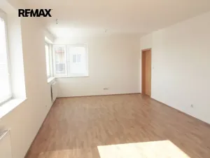 Pronájem bytu 2+kk, Kolín, Antonína Dvořáka, 52 m2