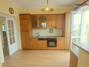Prodej vily, Praha - Suchdol, 243 m2