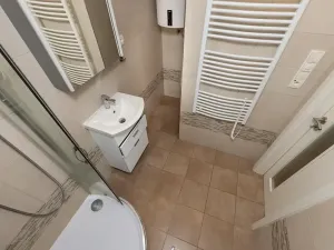 Pronájem komerční nemovitosti, Praha - Smíchov, Grafická, 29 m2
