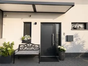 Pronájem rodinného domu, Holubice, 130 m2
