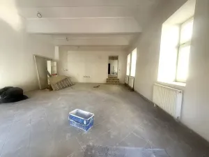 Pronájem restaurace, Hradec Králové, V Kopečku, 80 m2