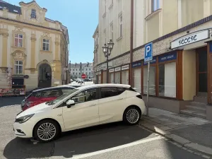 Pronájem restaurace, Hradec Králové, V Kopečku, 80 m2