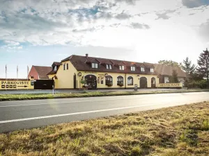 Prodej obchodního prostoru, Břežany I, 590 m2