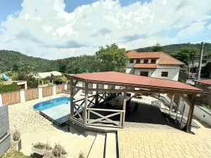 Prodej rodinného domu, Roztoky, 234 m2