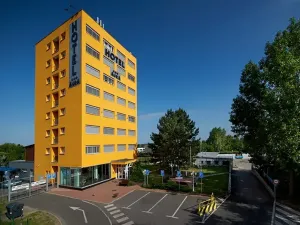 Pronájem kanceláře, Praha - Vysočany, Lisabonská, 53 m2