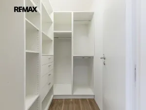 Pronájem bytu 1+kk, Klecany, V Honech, 30 m2