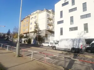 Pronájem bytu 1+1, Praha - Smíchov, Podbělohorská, 34 m2