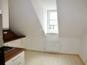 Pronájem bytu 3+1, Karlovy Vary, Moskevská, 80 m2