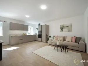 Prodej bytu 3+kk, Trhová Kamenice, Raisovo náměstí, 95 m2