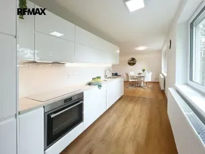 Prodej bytu 3+kk, Luhačovice, Lesní, 74 m2