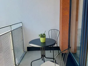 Pronájem bytu 1+kk, Praha - Vysočany, Gerstelova, 35 m2