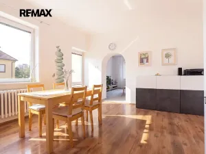 Prodej vícegeneračního domu, Praha - Vokovice, Půlkruhová, 385 m2