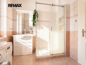 Prodej vícegeneračního domu, Praha - Vokovice, Půlkruhová, 385 m2