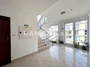 Pronájem bytu 3+kk, Praha - Prosek, Libočanská, 90 m2