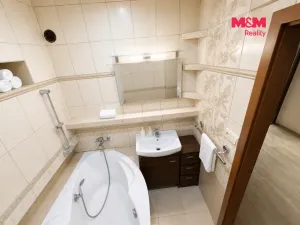 Prodej bytu 3+1, Ostrava - Bělský Les, Bohumíra Četyny, 68 m2