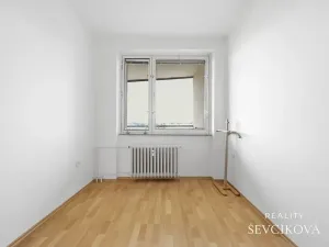 Prodej bytu 3+1, Hradec Králové, Na Občinách, 79 m2
