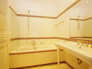 Pronájem atypického bytu, Praha - Josefov, Žatecká, 195 m2