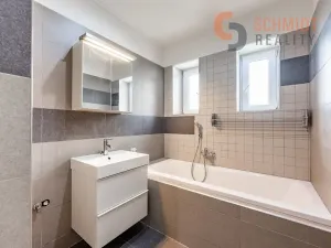 Prodej bytu 2+1, Břeclav, Národních hrdinů, 69 m2