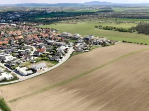Prodej pozemku pro bydlení, Hrušovany u Brna, Pod Střediskem, 728 m2