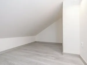 Pronájem bytu 1+kk, Praha - Vršovice, Košická, 30 m2